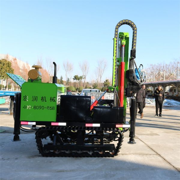 澳大利亞的客戶(hù)代專(zhuān)程到訪(fǎng)了宏潤(rùn)機(jī)械，對(duì)公司的潛孔鉆機(jī)產(chǎn)品進(jìn)行了深入細(xì)致的考察